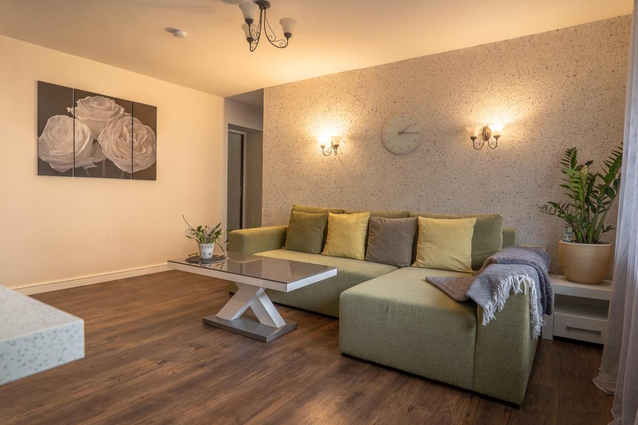 Andrea Apartment Liepāja Buitenkant foto